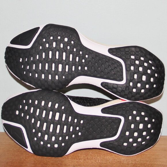 Nike ZoomX Invincible Run 3 Flyknit Running Womens 7 9 Black White - Picture 6 of 6